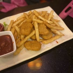 East Moon Asian Bistro - Kids Chicken Nuggets n French fries