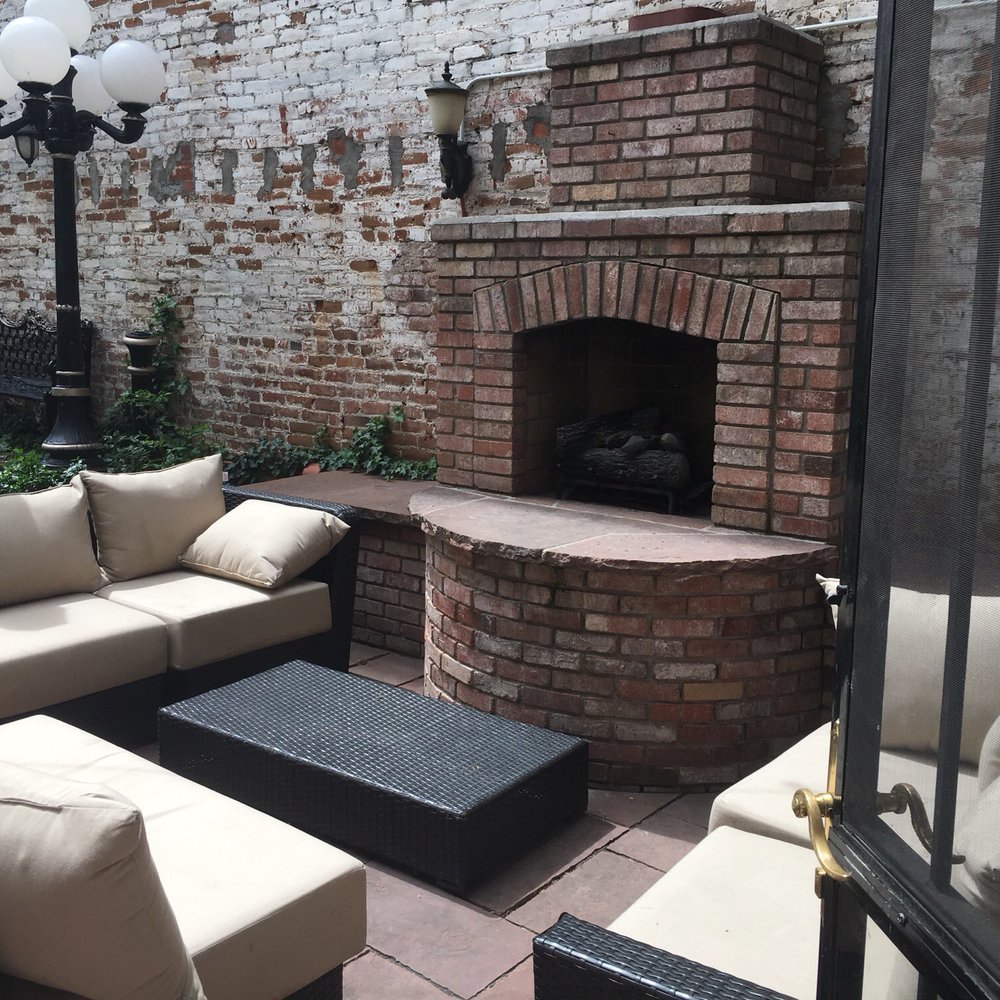 Fluff - Beautiful relaxing place to hang out! - Hair Salons Near Me - Denver, Colorado