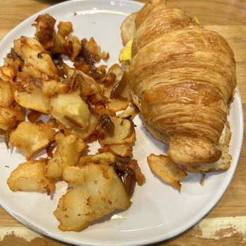 Poppyseed Kitchen - The French American with rosemary potato hash - Breakfast & Brunch Near Me - Fort Mill, South Carolina Poppyseed Kitchen - The French American with rosemary potato hash - Breakfast & Brunch Near Me - Fort Mill, South Carolina