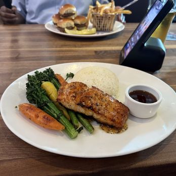 Yard House - Who's - New American Near Me - Mclean, Virginia Yard House - Who's - New American Near Me - Mclean, Virginia