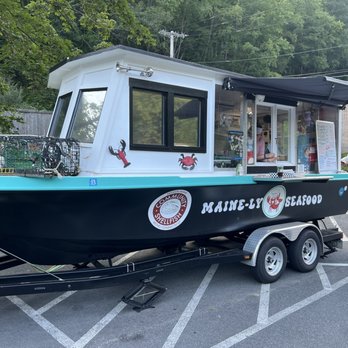 Nod Hill Brewery - The food boat! so cool - Breweries Near Me - Ridgefield, Connecticut