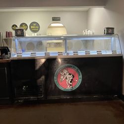 Gaetano's Pizzeria & Creamery - Chocolate Shoppe Ice Cream Counter!