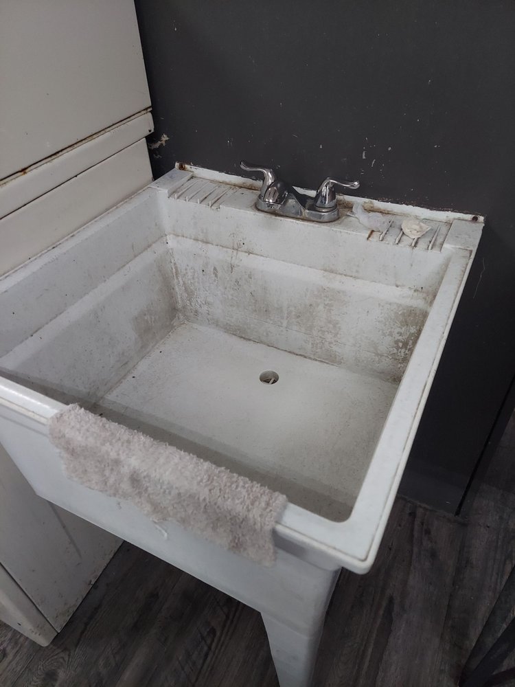 JUMBO LAUNDRY Updated August 2024 33 Photos & 25 Reviews 1523 W