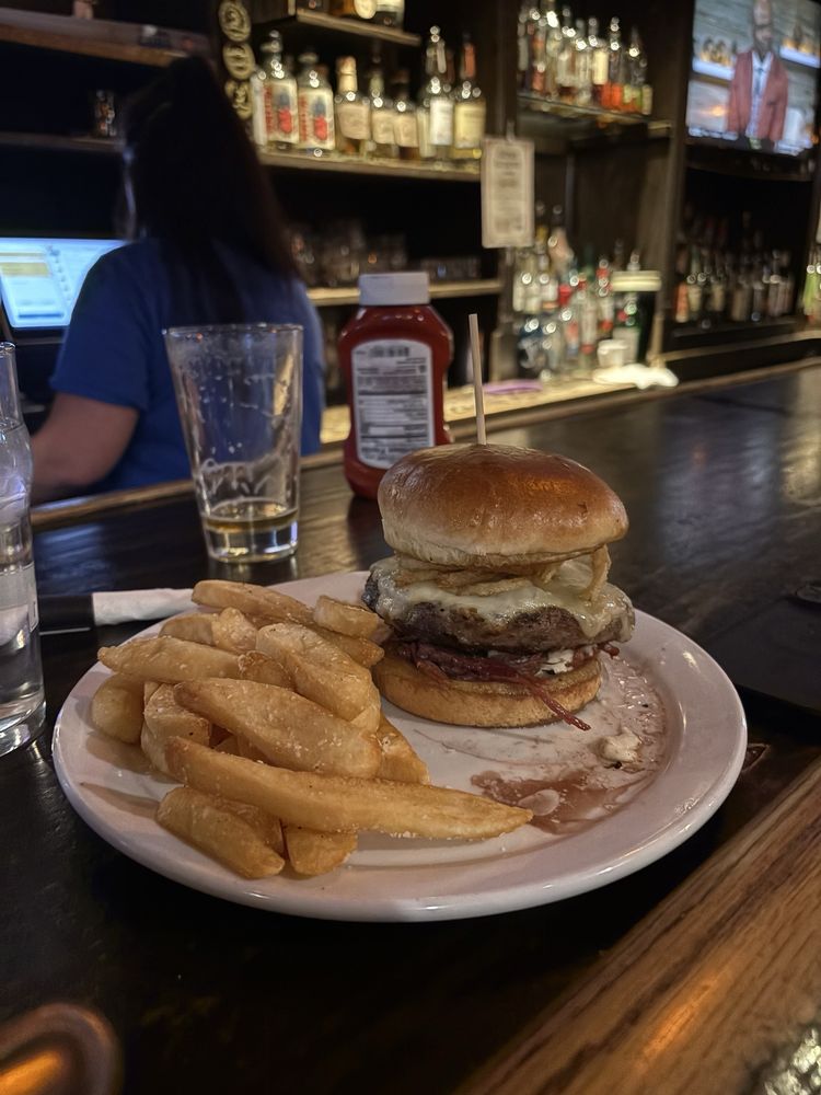 Food from Three Lions Pub