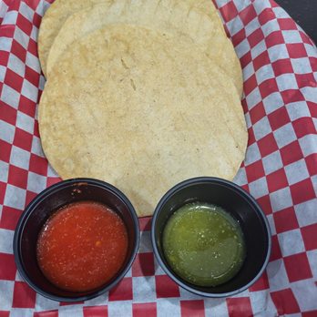 Mariscos El Malecon - Chips for the table on the house - Sushi Bars Near Me - McLean, Virginia