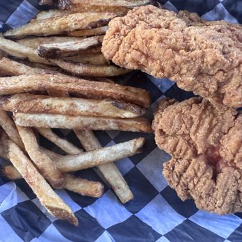 The Carlisle - chicken tender plate - New American Near Me - Onalaska, Washington