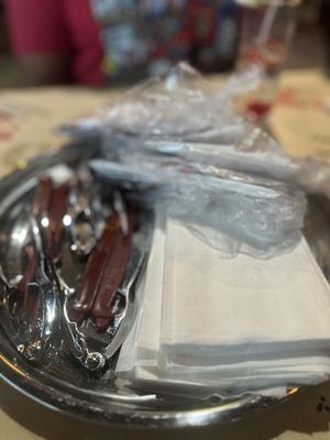Mr. & Mrs. Crab Juicy Seafood & Bar by null