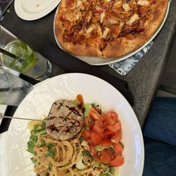 Yard House - Bbq chicken salad and pizza, gardein style - Bars Near Me - Roseville, California Yard House - Bbq chicken salad and pizza, gardein style - Bars Near Me - Roseville, California