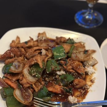 Hsu's Atlanta - Spicy Basil Chicken - Chinese Near Me - Atlanta, Georgia