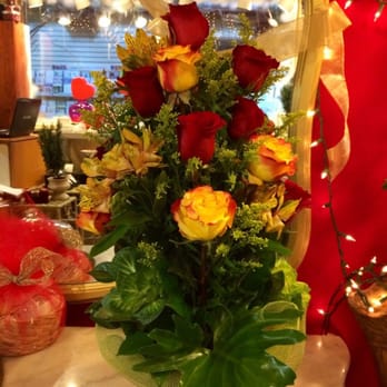 The Passionate Florist - Lovely flower arrangement. Two thumbs up!!. - Florists Near Me - Walnut, California
