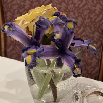 Cafe Renaissance - Fresh Dlowers - French Near Me - Vienna, Virginia