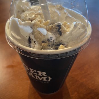 Burger & Cream - Cookies & cream / cookie dough twistie - Sandwiches Near Me - Grass Valley, California