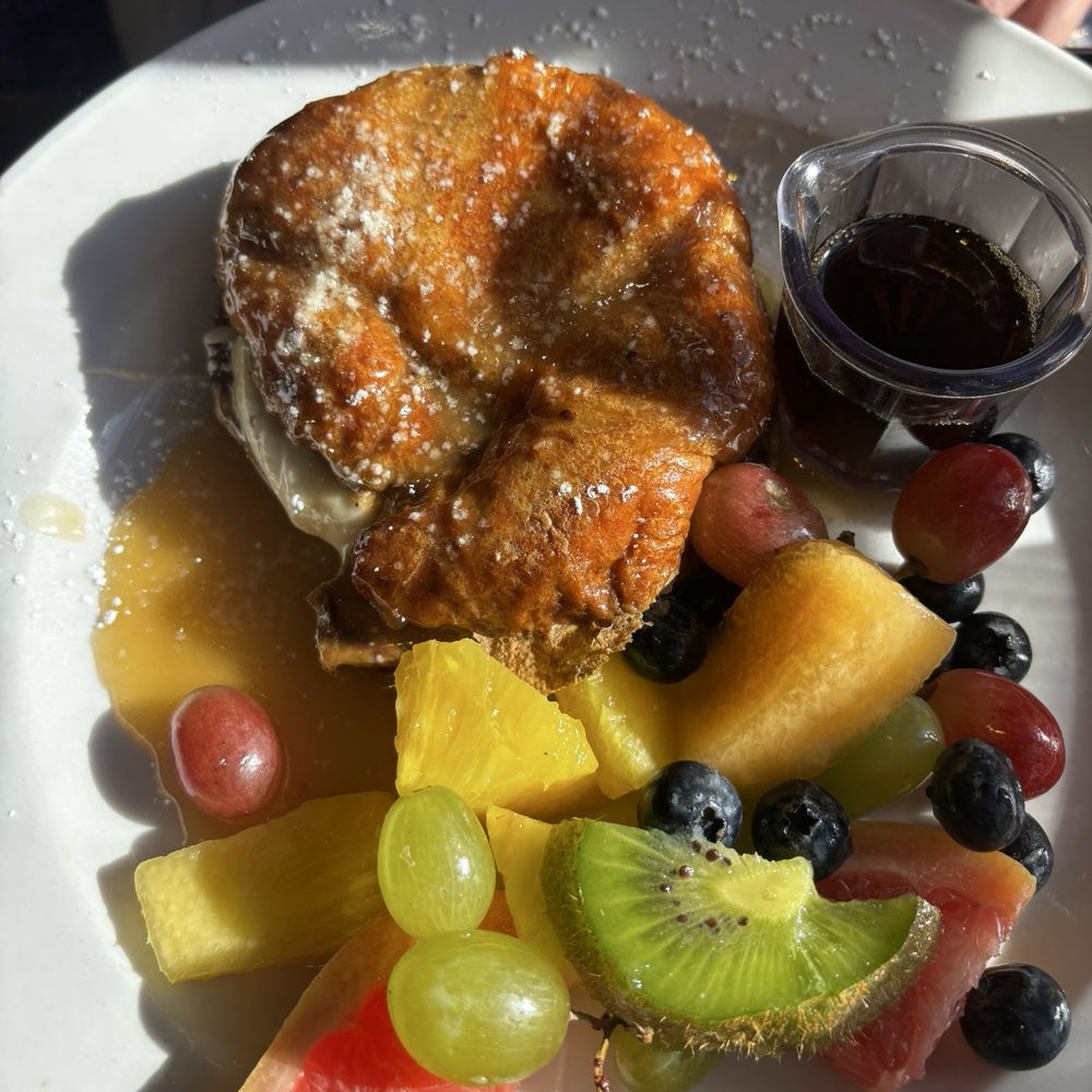 V Restaurant, Bistro & Bar - Holiday, egg nog, croissant french toast - New American Near Me - Murphys, California
