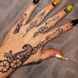 Unique Nails Tacoma
