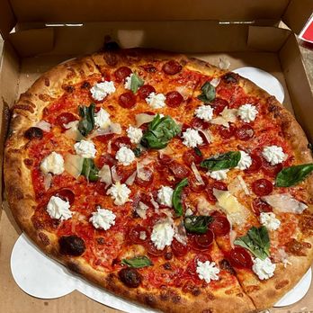 Zazas Pizzeria - HOT HONEY PEPPERONI PIE - Pizza Near Me - Chicago, Illinois Zazas Pizzeria - HOT HONEY PEPPERONI PIE - Pizza Near Me - Chicago, Illinois