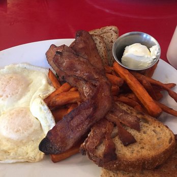 The Tomato Cafe - Pizza Near Me - Fishkill, New York
