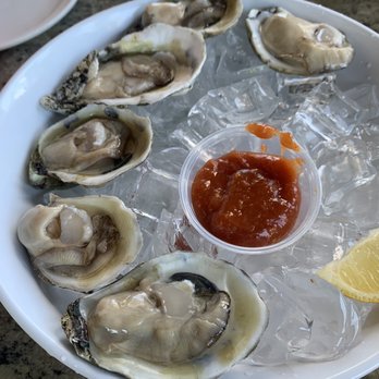 Stinger’s Waterfront - 1/2 Dozen Raw Oysters - 9/26/21 - American Near Me - Ridley Park, Pennsylvania Stinger’s Waterfront - 1/2 Dozen Raw Oysters - 9/26/21 - American Near Me - Ridley Park, Pennsylvania