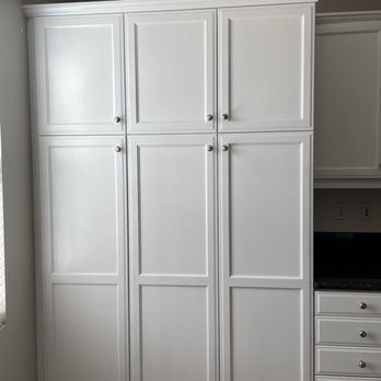 Venegas Panting & Drywall - Repainted cabinets from honey oak to white. - Painters Near Me - Colton, California Venegas Panting & Drywall - Repainted cabinets from honey oak to white. - Painters Near Me - Colton, California