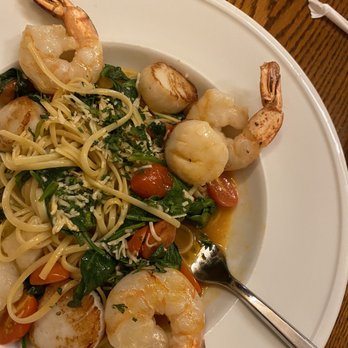 Balcony One - Shrimp and Scallop Linguine with Lobster Broth - Cocktail Bars Near Me - Virgin, Utah