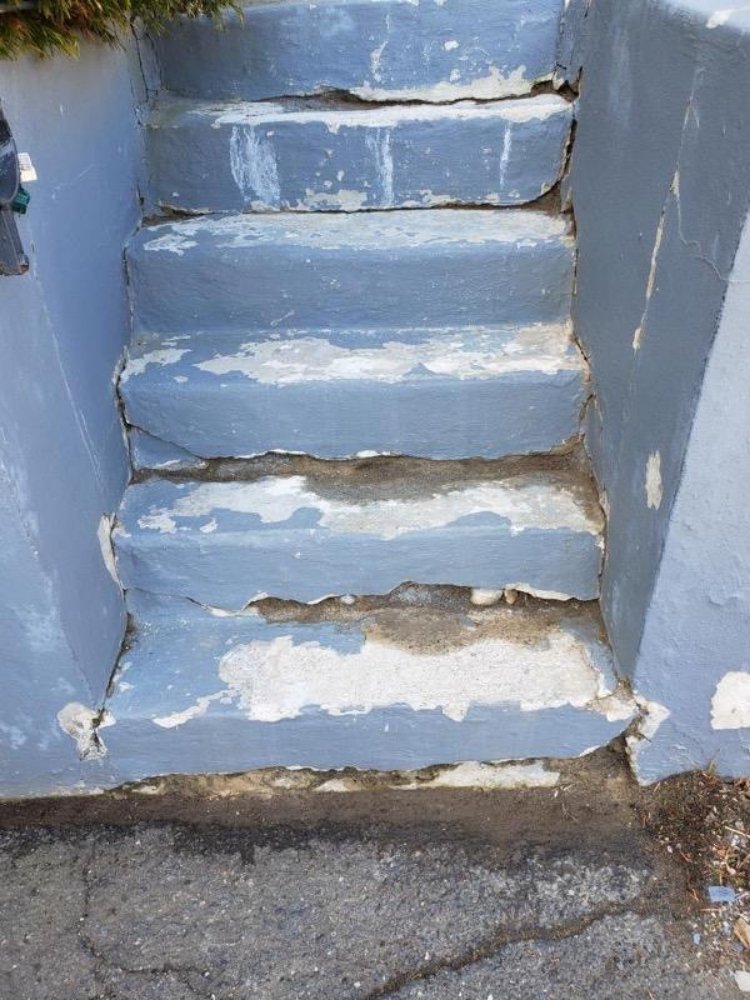 Slide of Michael's Professional Handyhandz Services