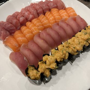 Kakuna Sushi - (Top to bottom) tuna, salmon, albacore, spicy scallops - Ramen Near Me - San Jose, California Kakuna Sushi - (Top to bottom) tuna, salmon, albacore, spicy scallops - Ramen Near Me - San Jose, California