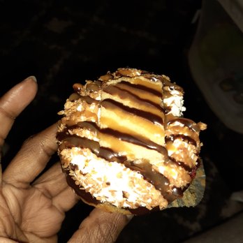 Molly's Cupcakes - Samoan - Desserts Near Me - Chicago, Illinois Molly's Cupcakes - Samoan - Desserts Near Me - Chicago, Illinois