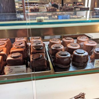 L. Heiner - @endoedibles on Instagram 03-16-22 - Coffee & Tea Near Me - Vienna, 9