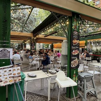 Café Fútbol - Outdoor patio - Coffee & Tea Near Me - Granada, GR Café Fútbol - Outdoor patio - Coffee & Tea Near Me - Granada, GR