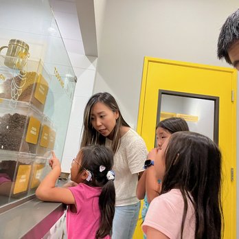 Somisomi - kids choosing their toppings. - Ice Cream & Frozen Yogurt Near Me - Pleasanton, California Somisomi - kids choosing their toppings. - Ice Cream & Frozen Yogurt Near Me - Pleasanton, California