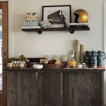 Cambria Beach Lodge - Breakfast - Hotels Near Me - Cambria, California