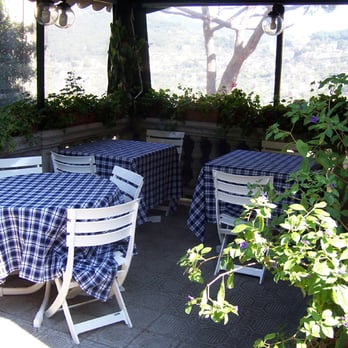 La Cucina - Der vordere Teil des Gartens - Italian Near Me - San Rocco, GE La Cucina - Der vordere Teil des Gartens - Italian Near Me - San Rocco, GE