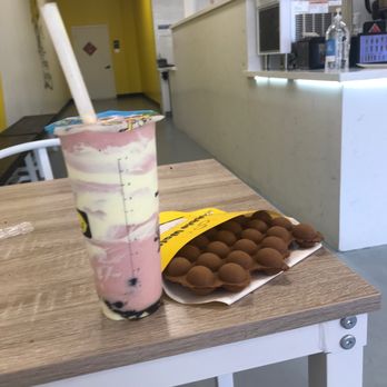 Happy Lemon - Strawberry shortcake with chocolate boba waffle - Bubble Tea Near Me - Austin, Texas Happy Lemon - Strawberry shortcake with chocolate boba waffle - Bubble Tea Near Me - Austin, Texas