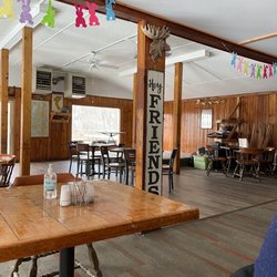 Hilltop Bar and Grill