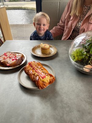 Pollen Bakery by null