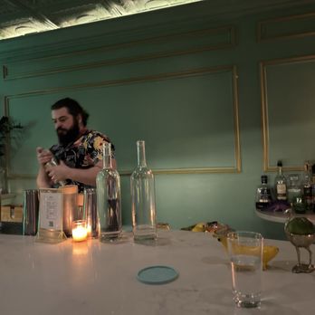 Blossom Bar - Bartender magic - Cocktail Bars Near Me - Brookline, Massachusetts