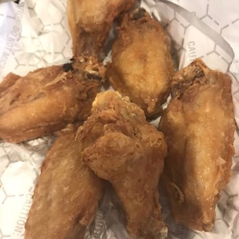 Pizza Hut - Naked original chicken wings - Pizza Near Me - Canton, Illinois