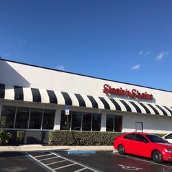 Steak ’n Shake - Outside
