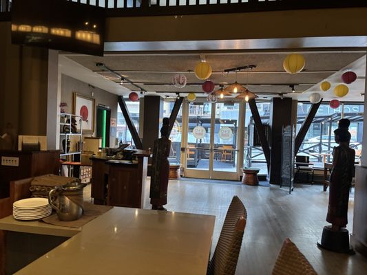 E&O Kitchen and Bar by null
