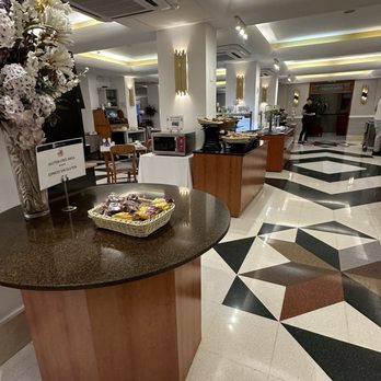 Hotel Balcon de Europa - Breakfast buffet - partial - Hotels Near Me - Nerja, Massachusetts