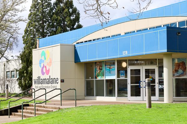 Willamalane Park Swim Center
