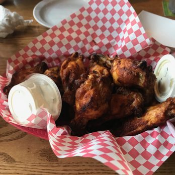 Steny's Tavern & Grill - 8 ct hot dry rub chicken wings - Pizza Near Me - Milwaukee, Wisconsin