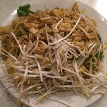 Bangkok Cafe - Drunken noodles - Medium w/Chicken - Thai Near Me - Ferndale, Michigan Bangkok Cafe - Drunken noodles - Medium w/Chicken - Thai Near Me - Ferndale, Michigan