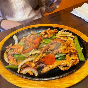 Cinco De Mayo Mexican Restaurant - Chicken Fajita - Mexican Near Me - La Pine, Oregon