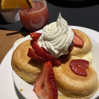 Cafe 4 - French Toast and pomegranate mimosa - Comfort Food Near Me - Knoxville, Tennessee
