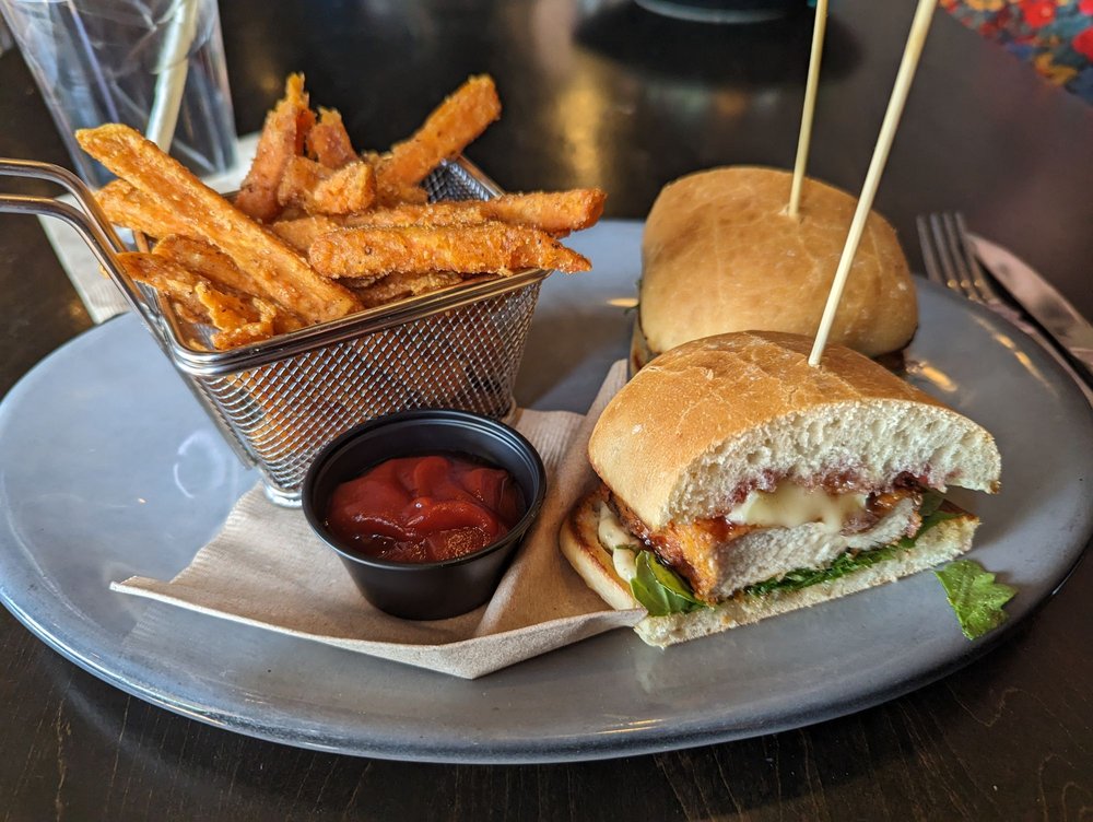 City Line Bar and Grill