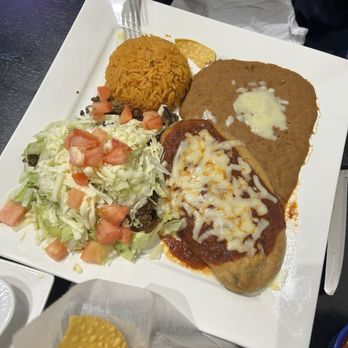 La Hacienda Mexican Restaurant - Chili Relleno, tostada, rice and beans - Mexican Near Me - Bluffton, South Carolina La Hacienda Mexican Restaurant - Chili Relleno, tostada, rice and beans - Mexican Near Me - Bluffton, South Carolina