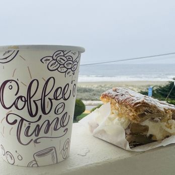 Pacifica Beach Hotel - Morning coffee on my balcony - Hotels Near Me - Pacifica, California