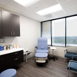 Calo Foot & Ankle Specialists - Calo Foot & Ankle Specialists Exam Room