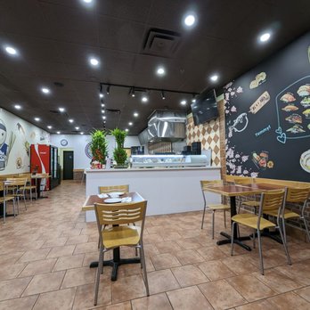 Yo! Sushi - the interior of a restaurant - Sushi Bars Near Me - Mississauga, Ontario