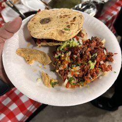 Tacos El Chino - Vampiro de chorizo and Al pastor chicken.